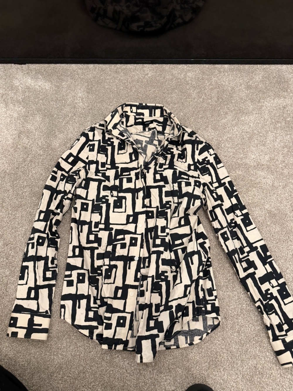 Express Slim Blouse Black and Cream Abstract Geo